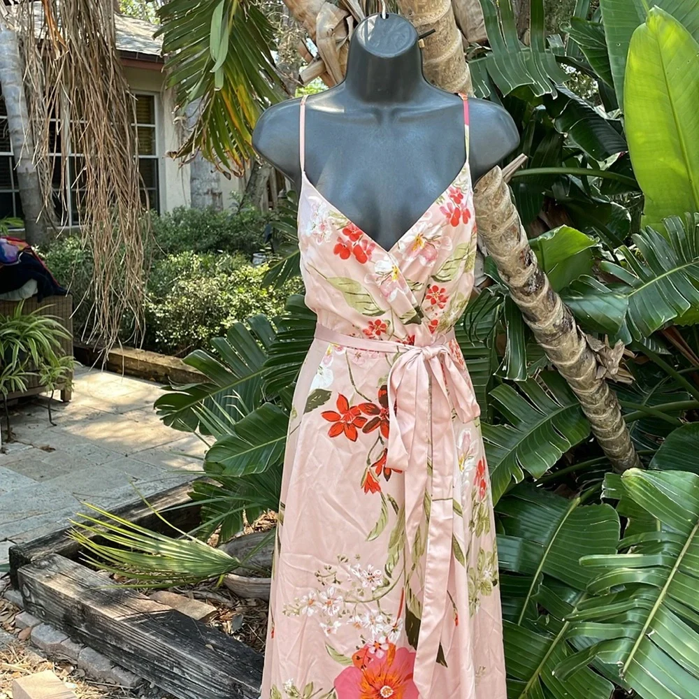 Lulu’s floral wrap maxi with cross with strap back - Picture 3 of 8